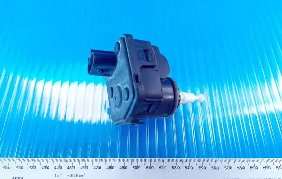 Volvo S40, V40 Headlight level adjustment motor 00728232
