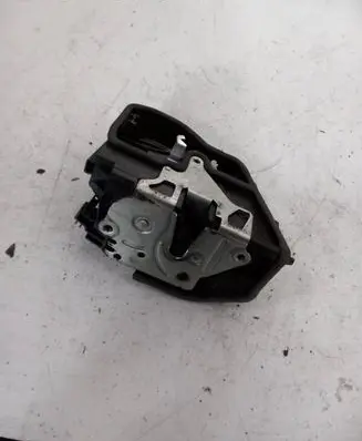 BMW X3 E83 Front door lock