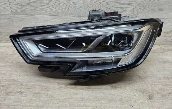 Audi A3 S3 8V Headlight/headlamp 8V0941033C