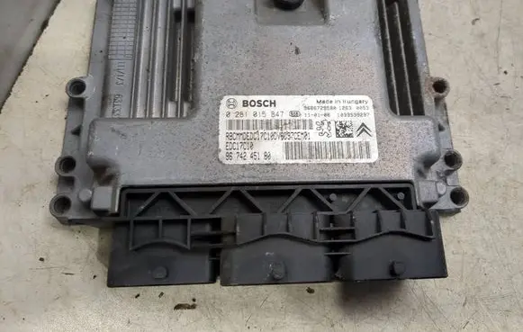 Citroen C4 II Picasso Engine control unit/module 9666729580 9674245180 0281015847