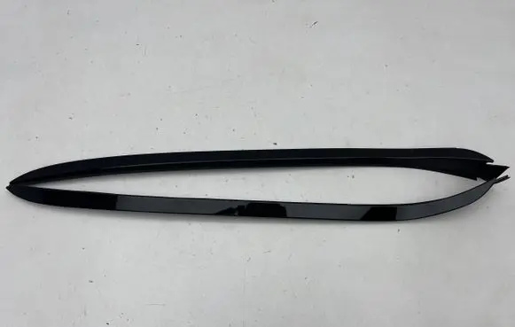 Hyundai Santa Fe Side skirt rear trim 86130S1000