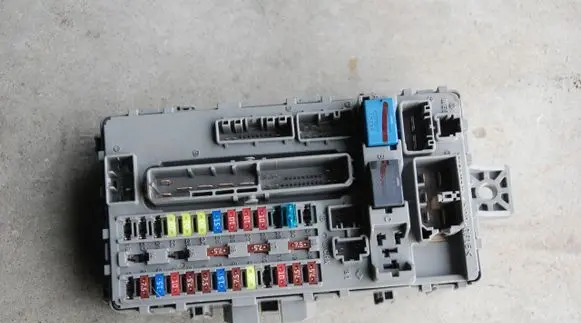 Honda Accord Fuse module TL4E211