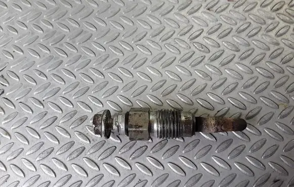 Volkswagen Transporter - Caravelle T4 Glow plug Y918J