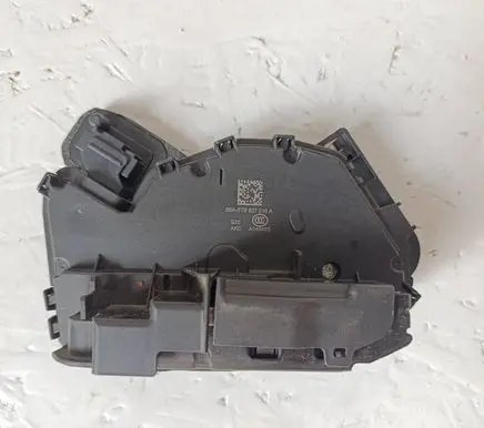 Volkswagen Golf VIII Front door lock 5TB837016A A046465