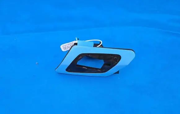 BMW 5 G30 G31 G38 Headlight washer nozzle holder 7385355