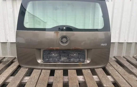 Skoda Yeti (5L) Tailgate/trunk/boot lid 9204