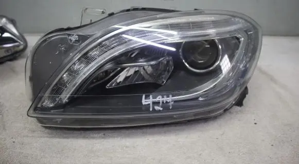 Mercedes-Benz ML W166 Headlight/headlamp A1668207259