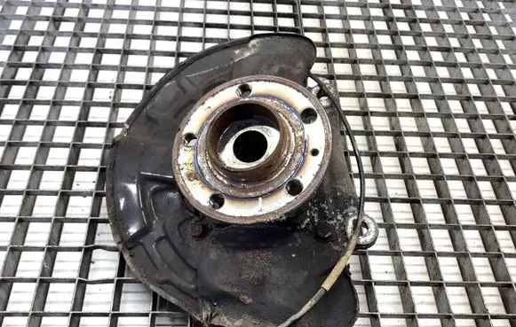 Volvo V70 Front wheel hub spindle knuckle 9461944