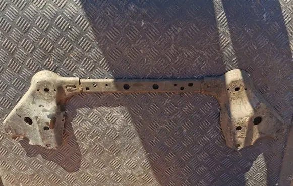 Nissan Juke I F15 Front bumper support beam 