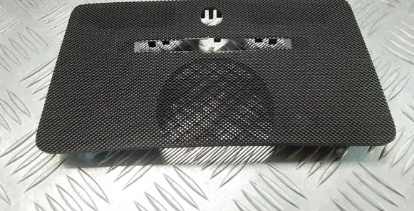 Mercedes-Benz C W204 Dash center air vent grill A2046800589