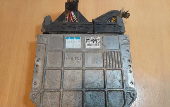 Toyota Yaris Engine control unit/module ECU 89661-52C71 212000-1981 21219810