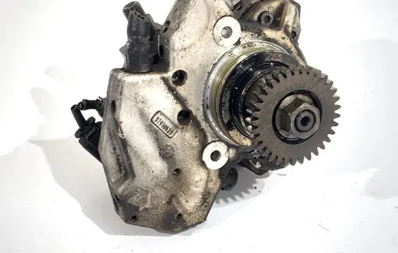 Chrysler 300 - 300C Fuel injection high pressure pump A6420700501