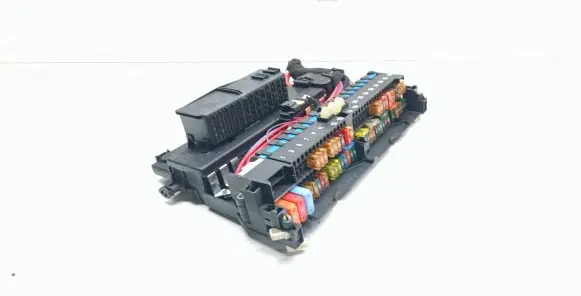 BMW X3 E83 Fuse module 8387153 8364542