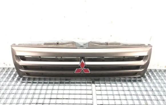 Mitsubishi Pajero Pinin Front grill MR339275