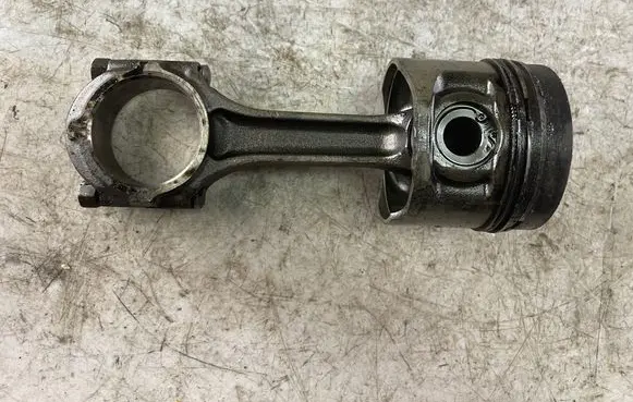 Mitsubishi Pajero Sport I Piston with connecting rod