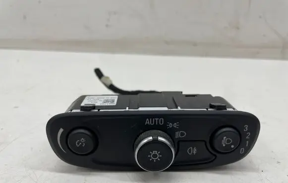 Opel Insignia B Light switch 39121796