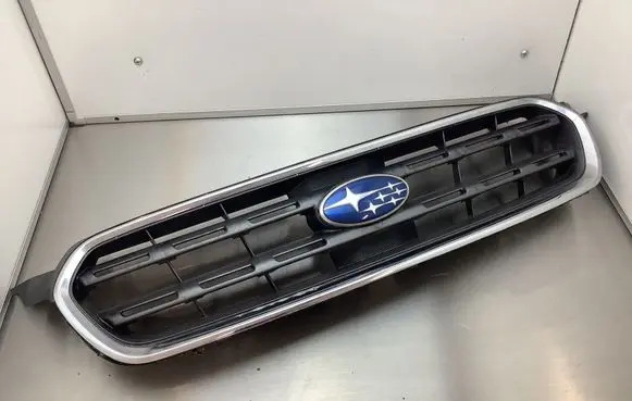 Subaru Outback Front bumper upper radiator grill 