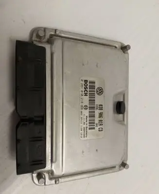 Volkswagen PASSAT B5 Engine control unit/module 038906019CD 28SA4308 0281010218