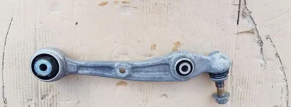 BMW X7 G07 Front lower control arm/wishbone 6878082