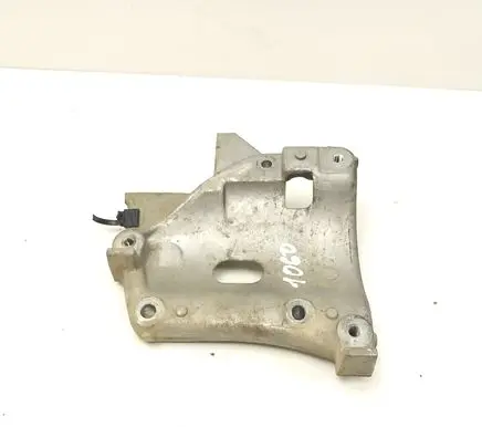 Nissan Navara D23 A/C compressor mount bracket 926140604R