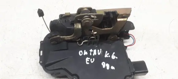 Skoda Octavia Mk1 (1U) Rear door lock 3B4839015A