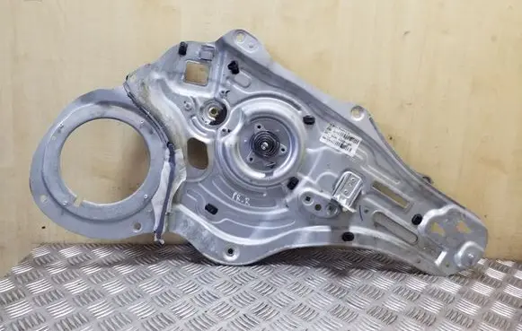 KIA Sportage Front window lifting mechanism without motor 824803U110