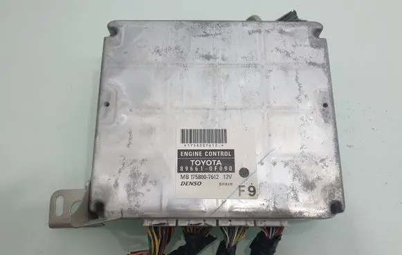 Toyota Corolla Verso AR10 Engine control unit/module 896610F090 MB1758007612