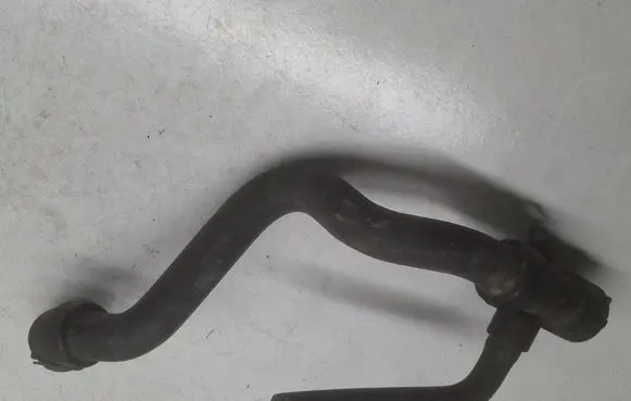 Volkswagen PASSAT B5.5 Engine coolant pipe/hose 8D0121049H
