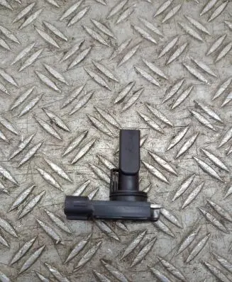 Toyota Avensis T250 Mass air flow meter 22204-27010 AFH70M-23