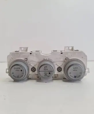 Mazda 6 Climate control unit E0002C