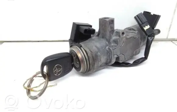 Toyota Avensis Verso Ignition lock N0501517