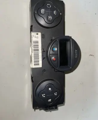 Renault Megane II Climate control unit 8200070752