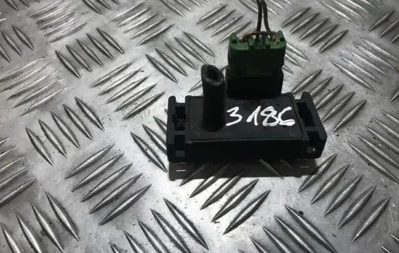 Renault Megane I Air pressure sensor gm466 8766289