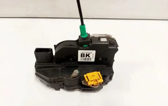 Opel Ampera Rear door lock 13579554BK