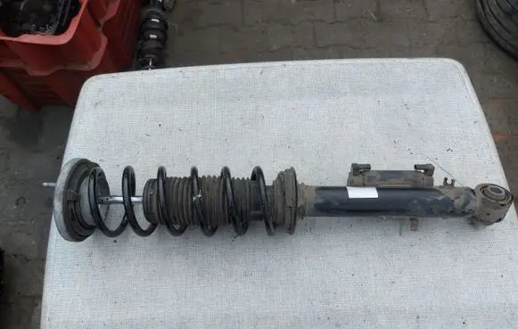 BMW 5 G30 G31 G38 Rear shock absorber with coil spring 6886888