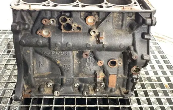 Audi A4 S4 B9 8W Engine block CYM