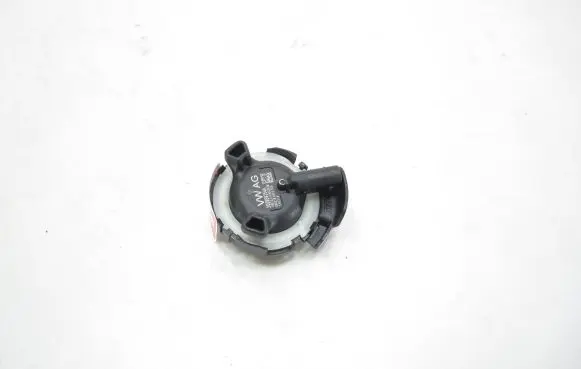 Volkswagen PASSAT B8 Airbag deployment crash/impact sensor 3Q0959354A 140218 0902189073