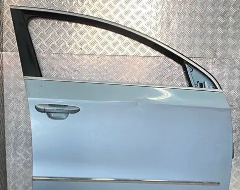 Volkswagen PASSAT B6 Front door PASSATB6 HAMU4079754
