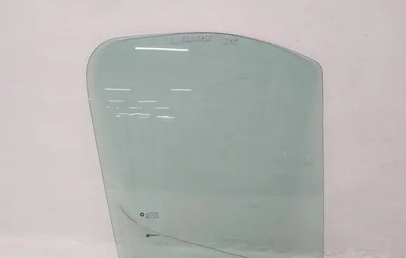 Opel Vivaro Front door window/glass (coupe)