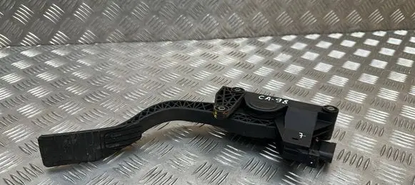 Chevrolet Captiva Accelerator throttle pedal 20905700