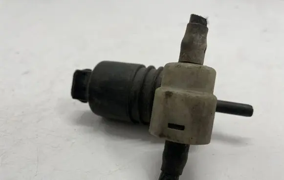 Opel Zafira C Windscreen/windshield washer pump