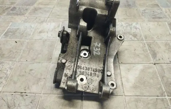 Peugeot 807 Generator/alternator bracket 9643834880 96348179