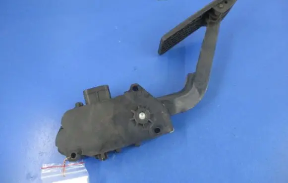 Chrysler Grand Voyager IV Accelerator throttle pedal 04861650AB
