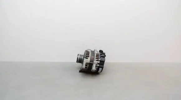 Hyundai i10 Generator/alternator 3730007500
