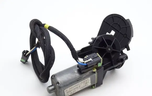 Mercedes-Benz C W203 Seat adjustment motor A2038201942 0390201939