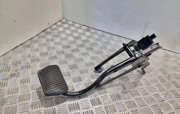 Volvo S60 Brake pedal 8622064