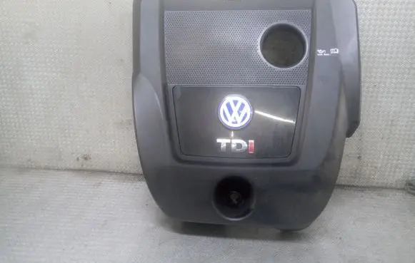 Engine cover (trim)