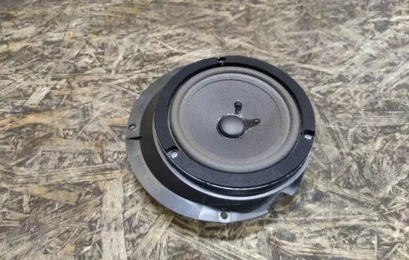 Jaguar XK8 - XKR Front door speaker LJD4140BA