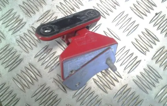Mercedes-Benz A W176 Front door upper hinge A046572
