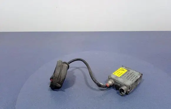 Nissan NV400 Voltage converter/converter module 30859759